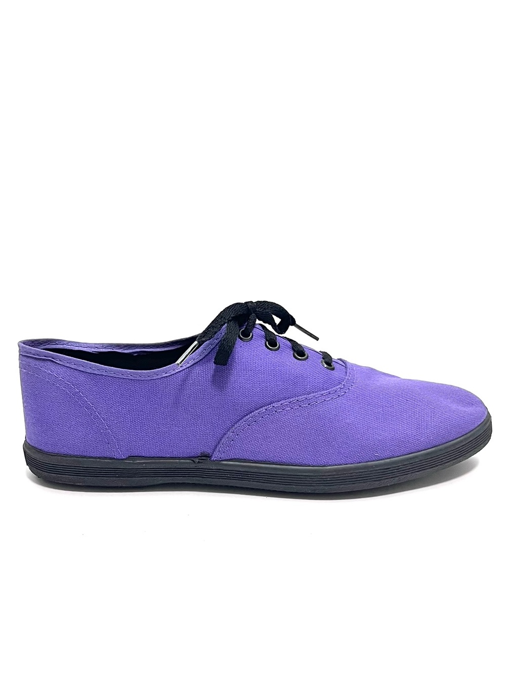 Vintage 1990s deadstock purple canvas black rubber sole lace up sneakers
